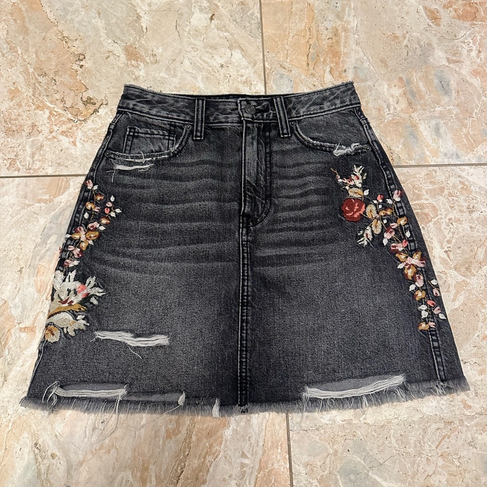 Abercrombie Embroidered Skirt